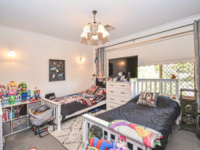 4 Carnegie Place, Greenfields