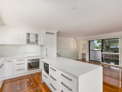 66 Rholanda Crescent, Springwood