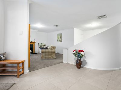 5 Mauldon Mews, Winthrop