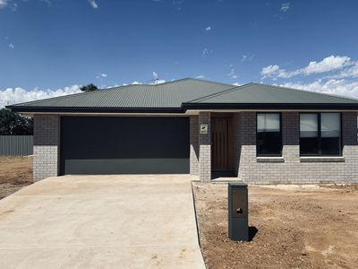 47 Lewis Crescent, Finley