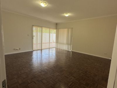 75 Belleview Crescent, Dianella