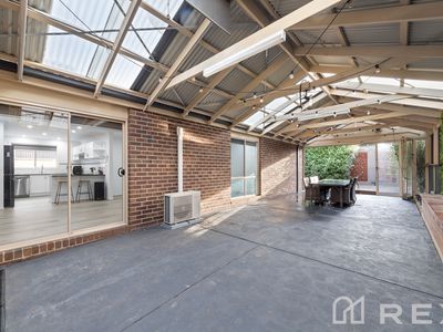 11 Muscari Drive, Pakenham