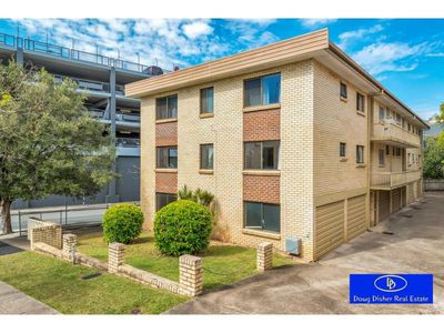 1 / 4 Augustus Street, Toowong