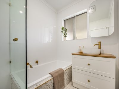 24A Avro Avenue, Hendon
