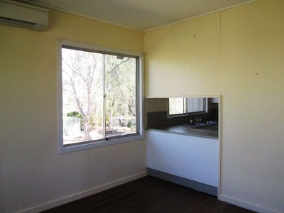 154 CASSOWARY STREET, Longreach