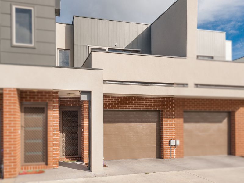 26/64 Escapade Blvd, Craigieburn