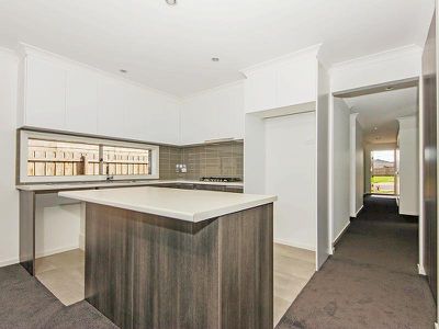 33 Morgan Crescent, Werribee