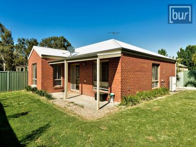 2 Emily Court, Howlong