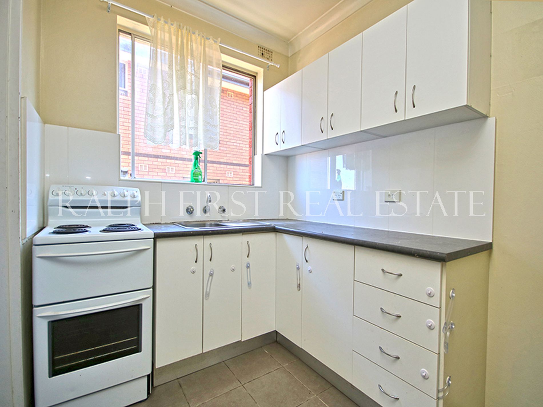 3 / 16 Mccourt Street, Wiley Park