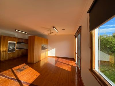 8 Clonard Avenue, Geelong West