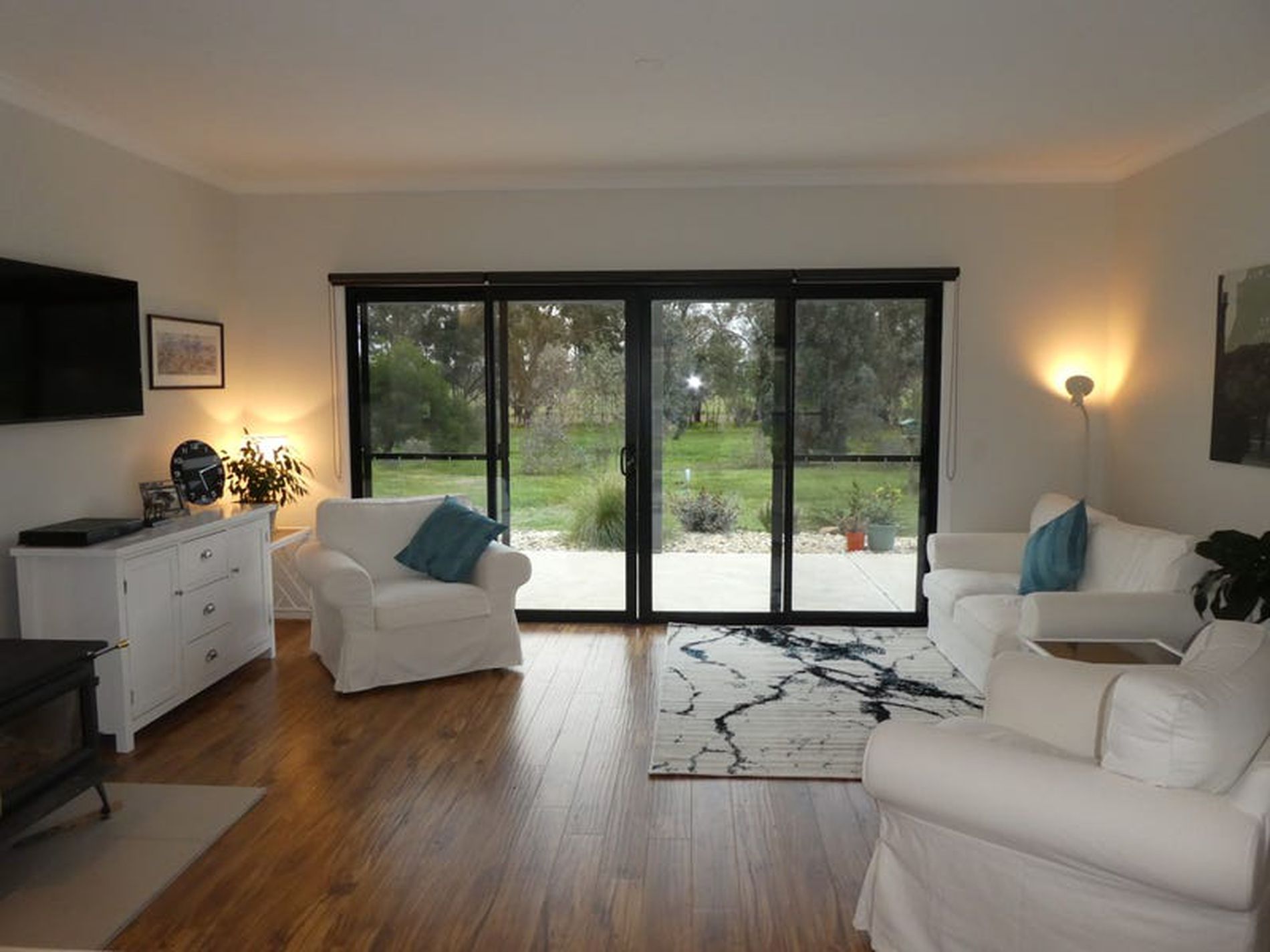 1 Red Box Ct, Seymour