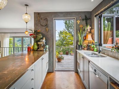 4 Runswick Lane, Huntsbury