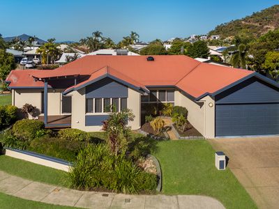 8 Crestbrook Drive, Mount Louisa