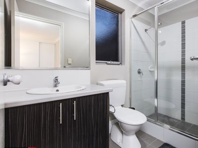 9 / 12 Arbon Way, Lockridge