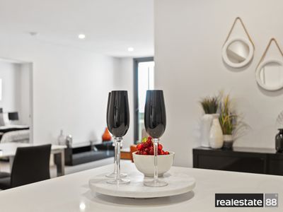 42 / 172 Railway Parade, West Leederville