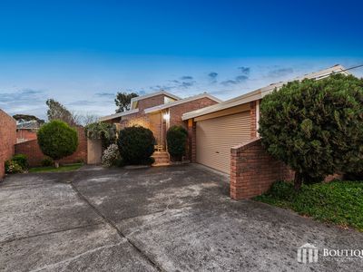 8 Sherwood Crescent, Dandenong North