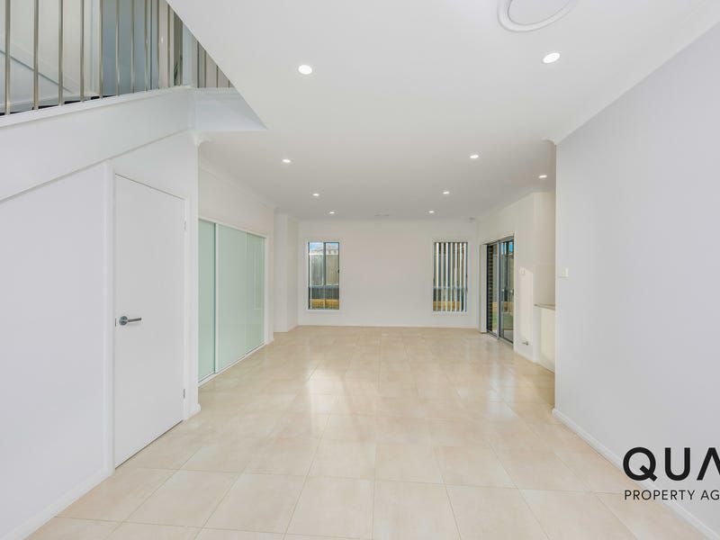 225 Village Circuit, Gregory Hills