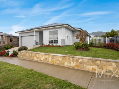 11 Dowding Crescent, New Town