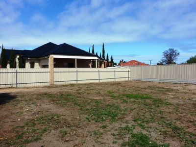 2 B Carnarvon Avenue, Brooklyn Park