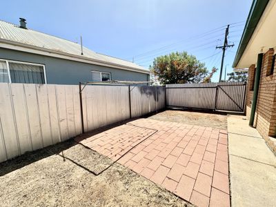 1 / 179 FAULKNER STREET, Deniliquin