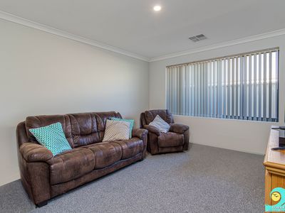 10 Paddle Way, Yanchep