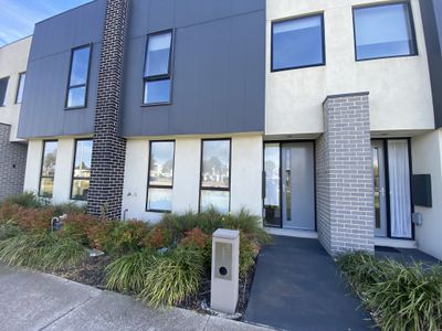 6 Nostrand Walk, Point Cook