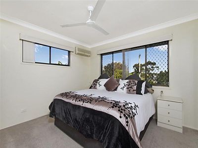 26 Knightsbridge Crescent, Rochedale South