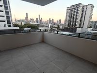 701 / 33 Railway Terrace, Milton