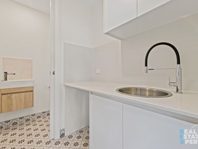 2 / 5 Sylvanwood Crescent, Narre Warren