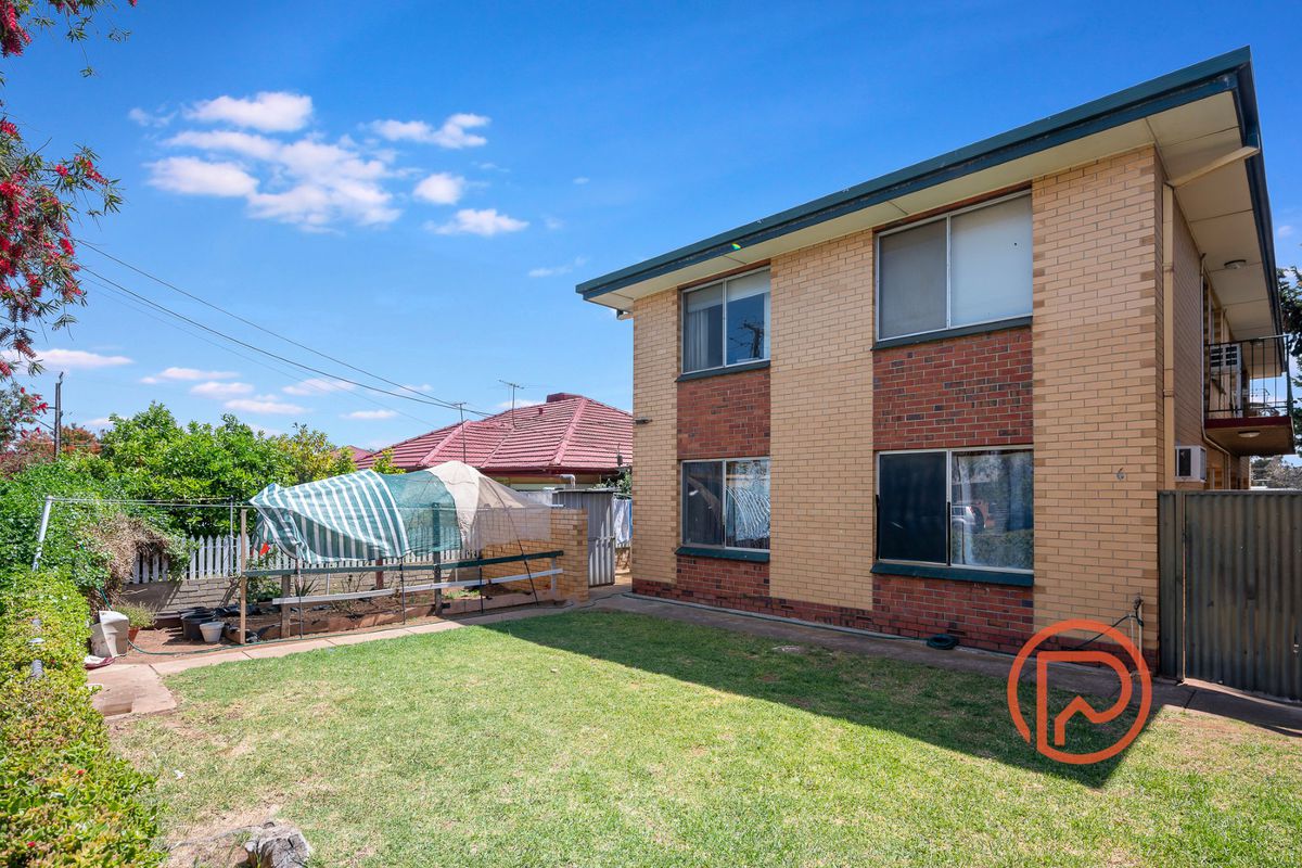 1 / 6 Main Parade, Clearview