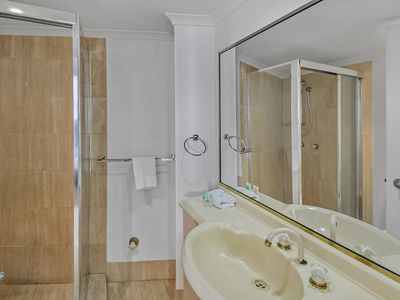 10TH FLOOR / 2 19th Avenue, Palm Beach