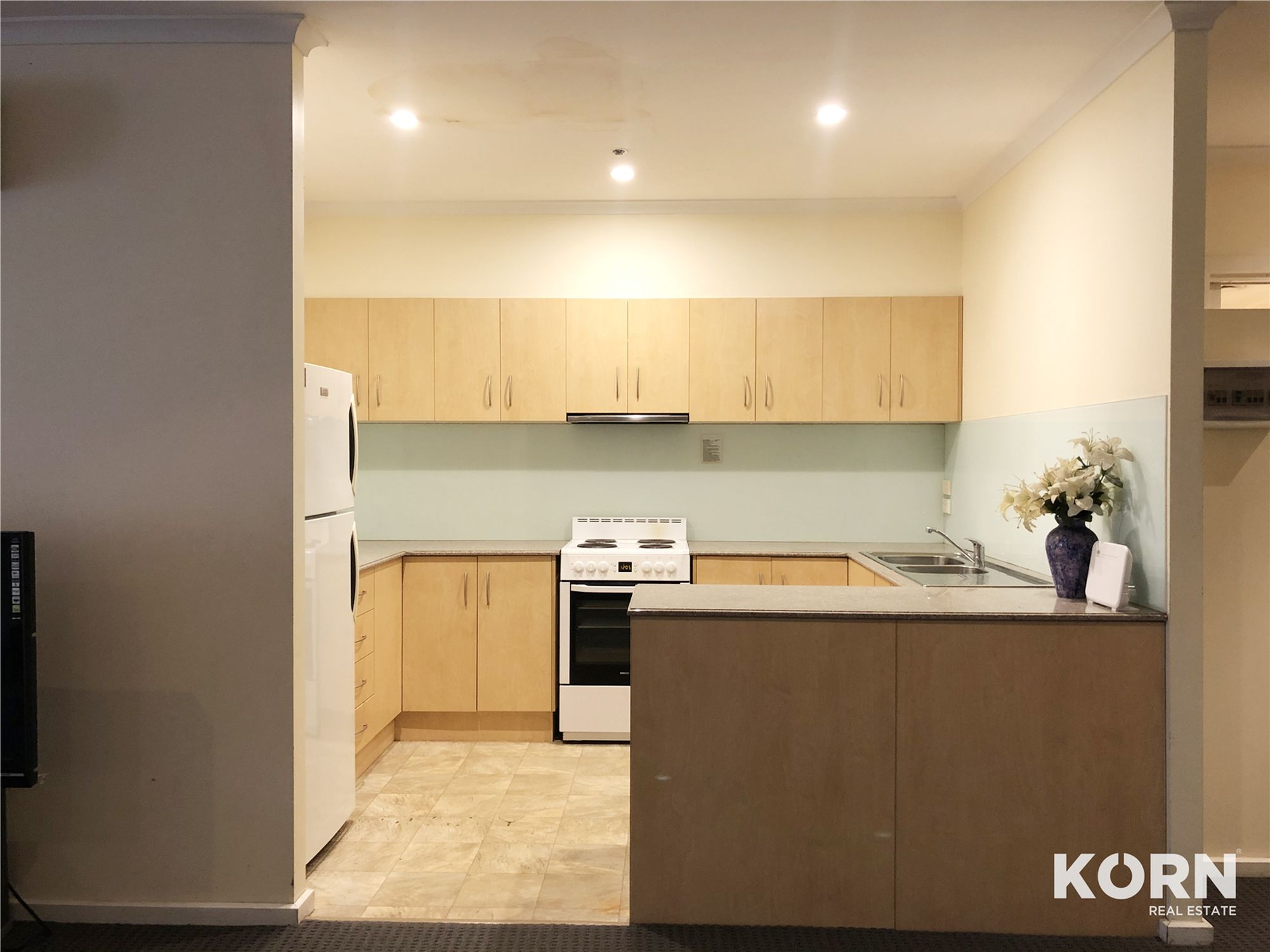 33 / 65 King William Street, Adelaide
