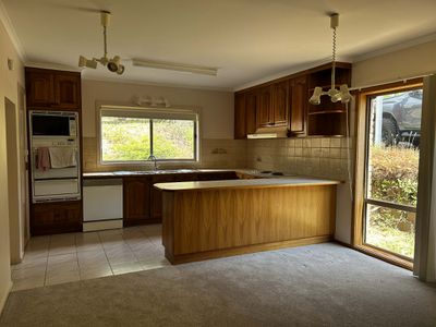 8 Reid Court, Tawonga South