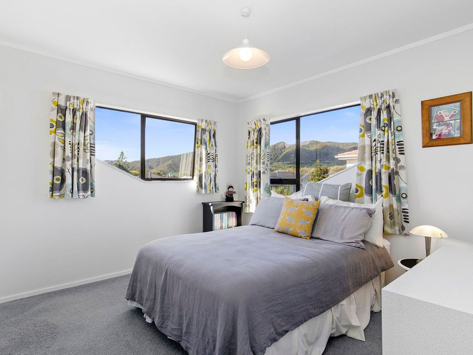 28 De Menech Grove, Avalon