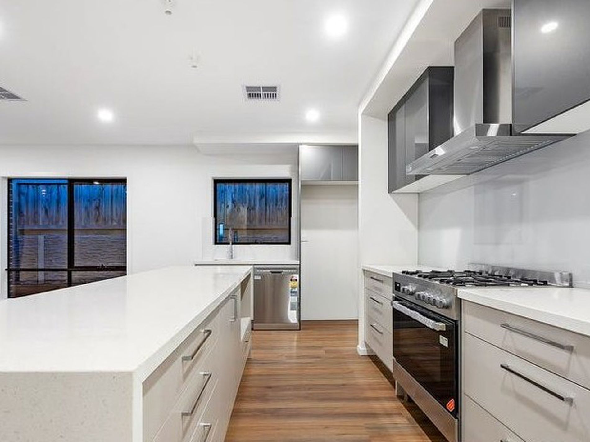 6 Savoy Street, Warragul