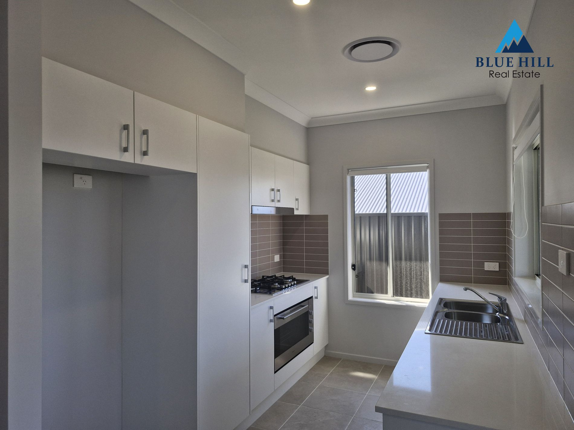 1 / 9 Millhouse Close, Farley