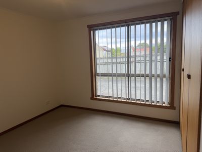 2 / 13 Jenner Street, Wynyard