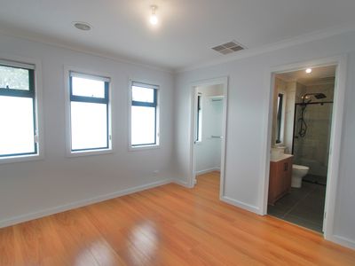 2 / 4 Kirstina Road, Glen Waverley
