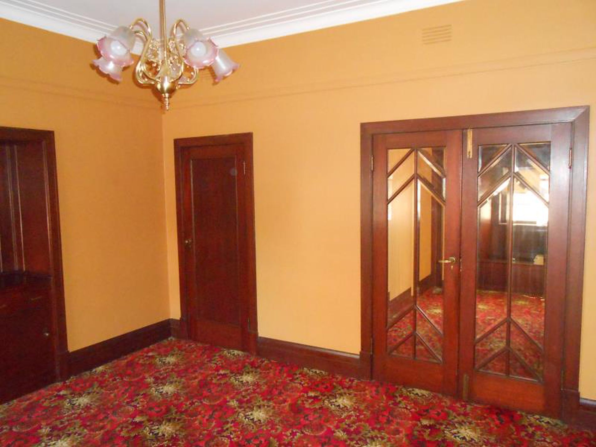 8 / 272 Latrobe Terrace, Newtown