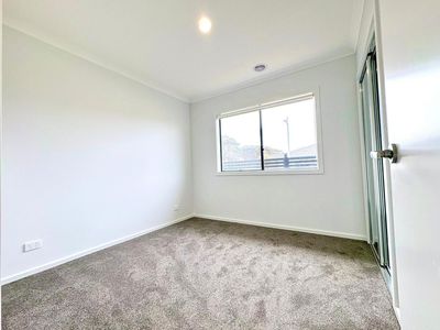 25 Dryandra Street, Manor Lakes