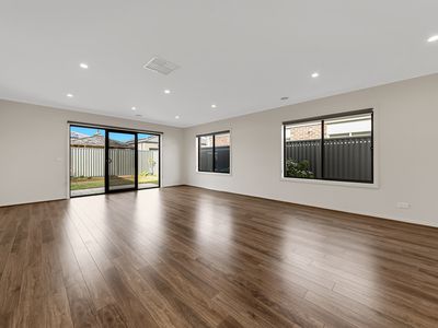 9 Larneuk Drive, Cobblebank