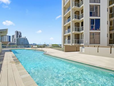 2502 / 50 MARINE PARADE, Southport