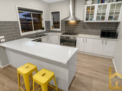 13 Tangerine Road, Manor Lakes
