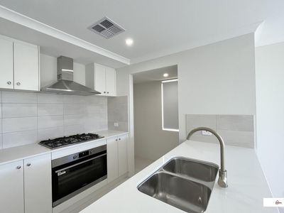 25 Velvet Vista, Alkimos