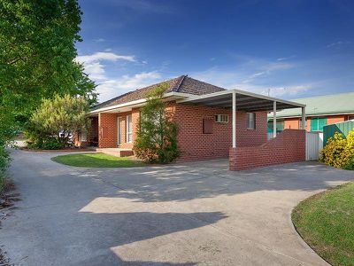 1 / 52 MAYFAIR DRIVE, Wodonga