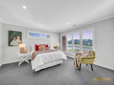 24 Dutch Avenue, Manor Lakes
