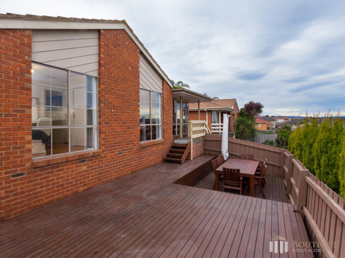 2 / 11 LAMBERT COURT, Endeavour Hills