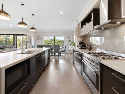 189 Manor Lakes Boulevard, Manor Lakes