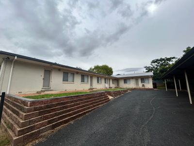 2 / 1 Stonehaven Avenue, Dubbo