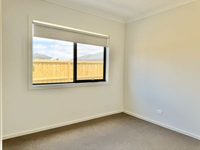 16 Wheatsheaf Road, Wyndham Vale